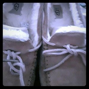 Uggs slippers